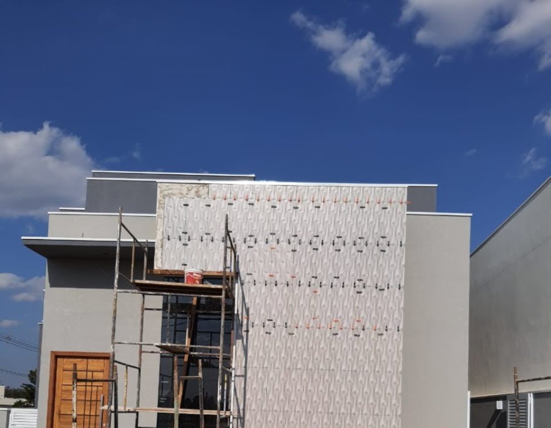 Fachada recebendo revestimento 3D